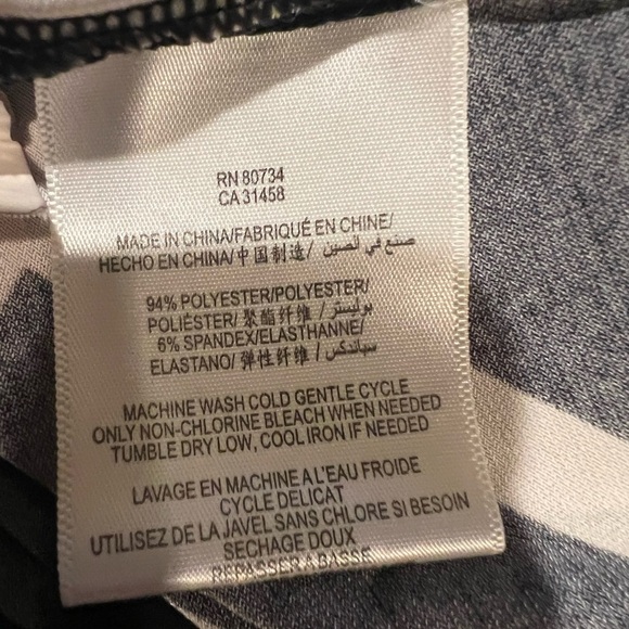 BCBG MaxAzria Black White Striped Dress One Shoulder Large - Picture 9 of 9